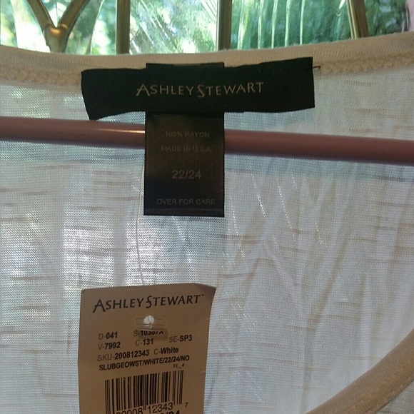 Ashley Stewart T-Shirt - Picture 3 of 3